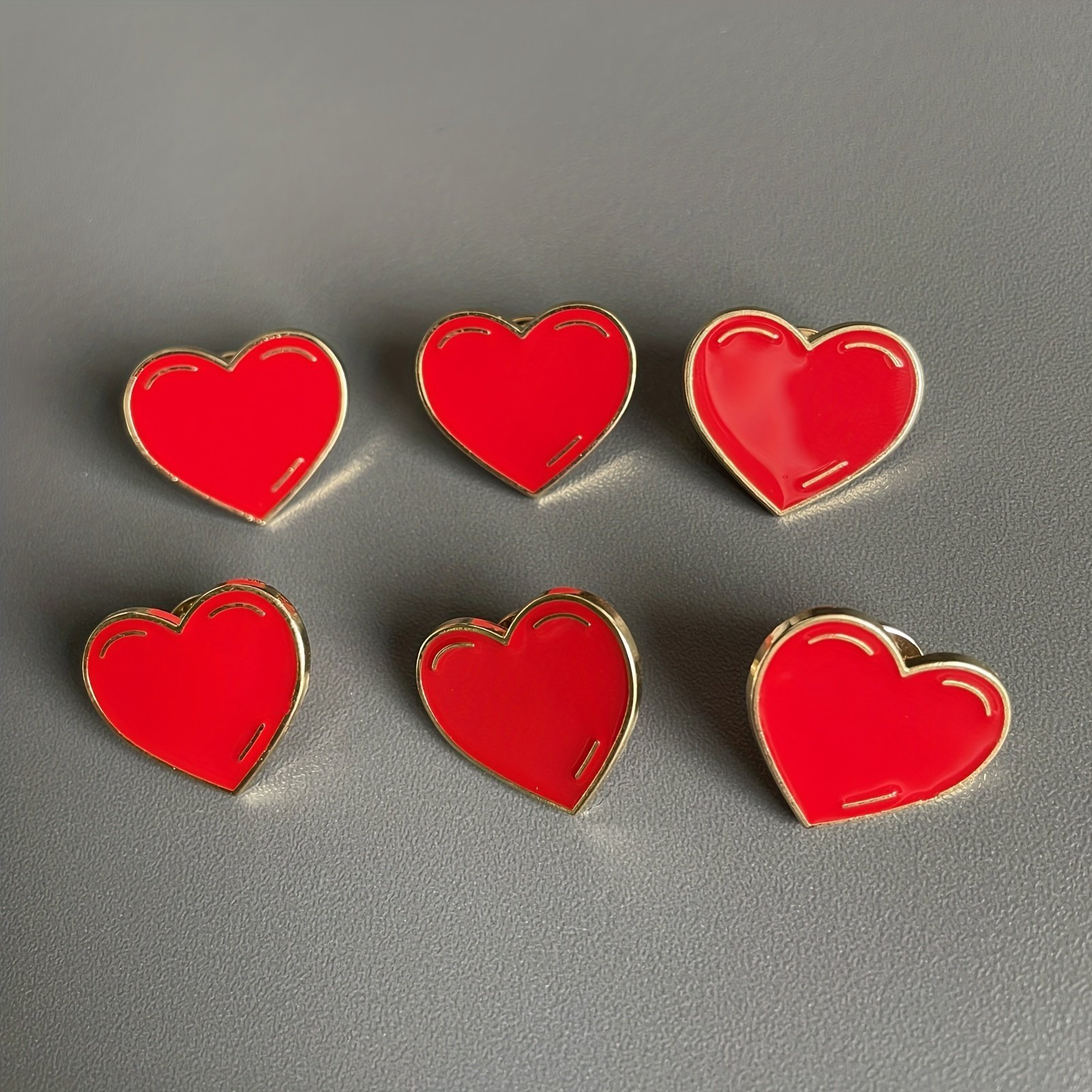 Raudonos širdelės ženkliukas - Image 3