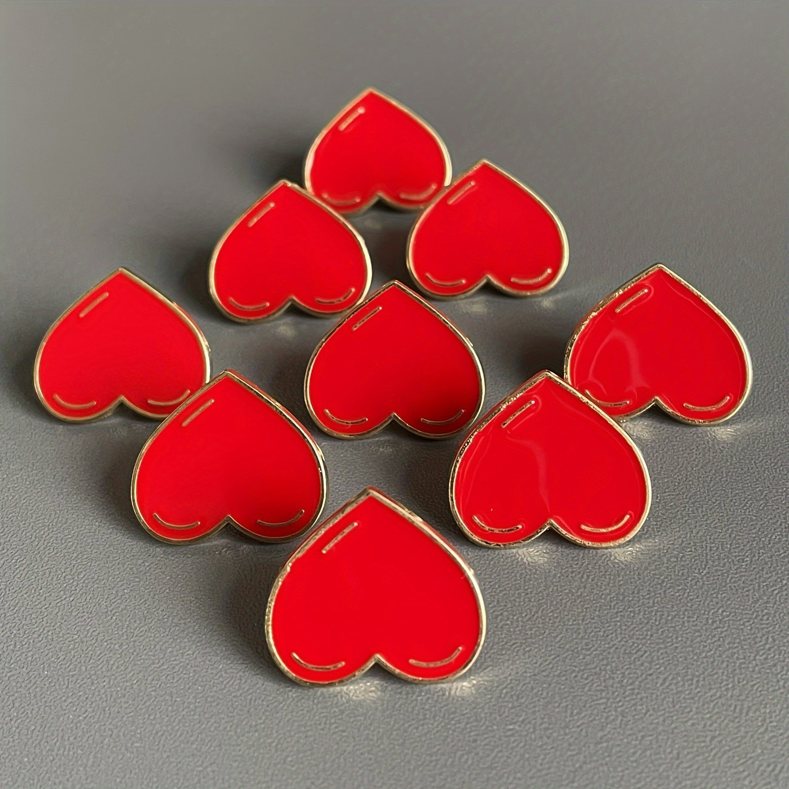 Raudonos širdelės ženkliukas - Image 5