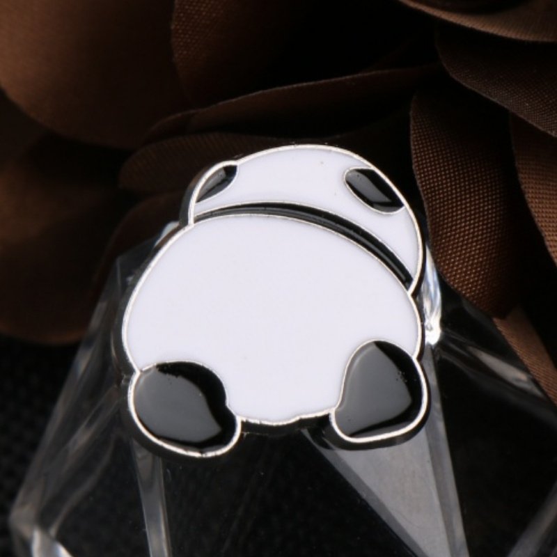 Enamel pin panda – dovanos vaikams - Image 3